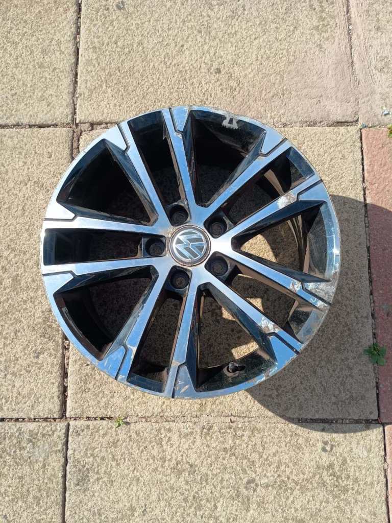 VW Golf 2013 Mk7 5G 17 inch 5 Twin Spoke Alloy Wheel.