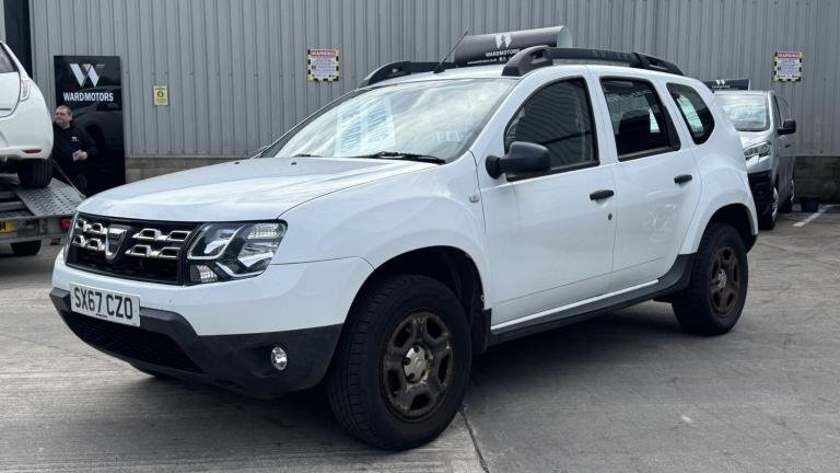 DACIA DUSTER 1.6 Ambiance SCe 115 4x4 White 5dr 1 OWNER+BLUETOOTH+2KEYS 2018