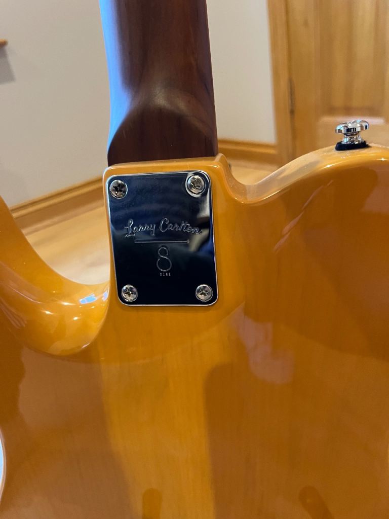 Sire Larry Carlton T7 - Like New