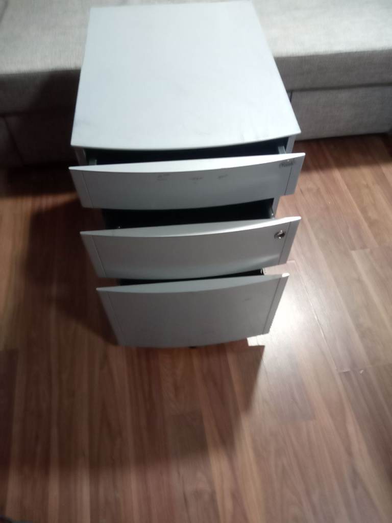 Task Small Metal Mobile 3-Drawer Filing Cabinet 