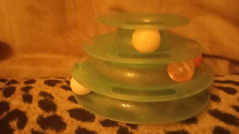 Cat ball toy good condition £5
