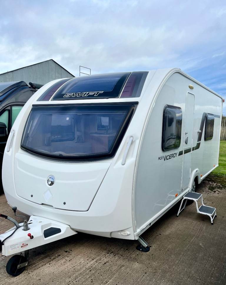 2013 SWIFT ACE VICEROY 4 BERTH CARAVAN IN EXCELLENT CONDITION