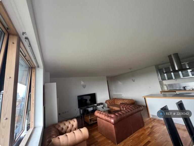 1 bedroom in Gainsborough Studios, London, N1 (#2201042)