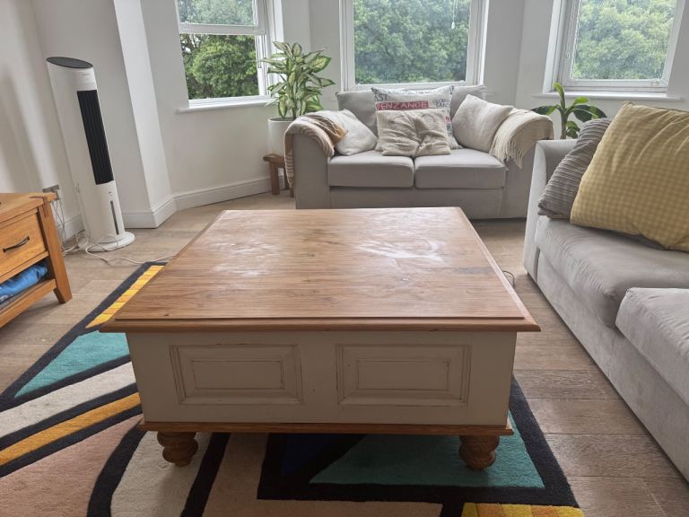 Lovely pine coffee table 