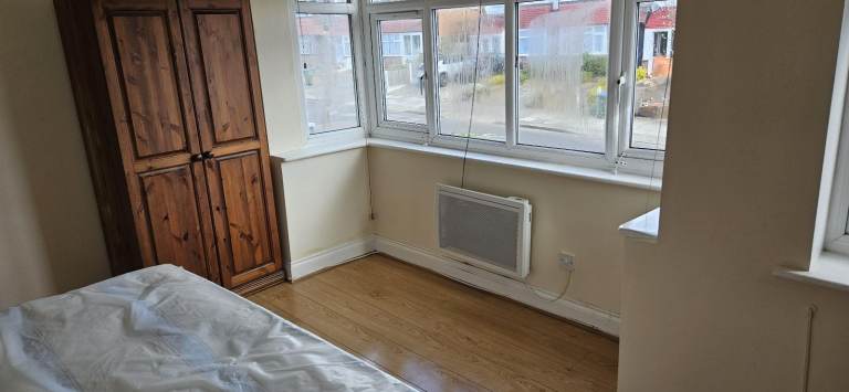 DSS ACCEPTED - Studio Flat Available in, Highmead, Greenwich, SE18