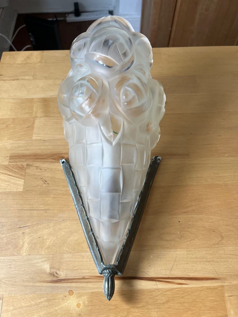 Verrerie D’art Degué | Frosted-glass Art Deco Wall light | France c.1925-35