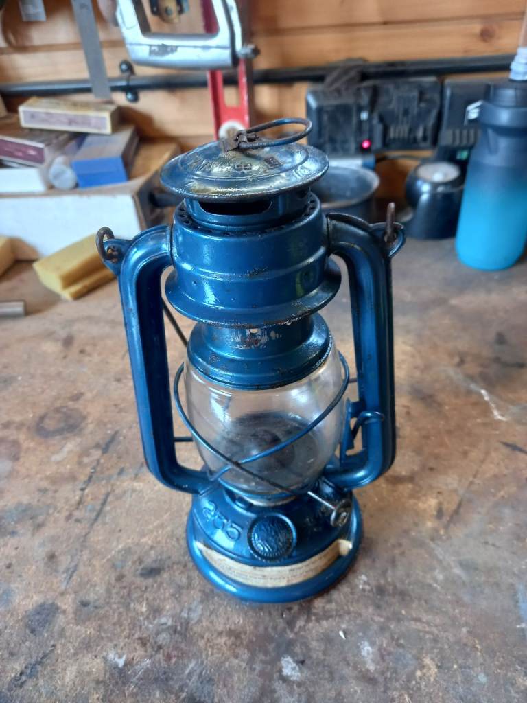 Parafin riding light