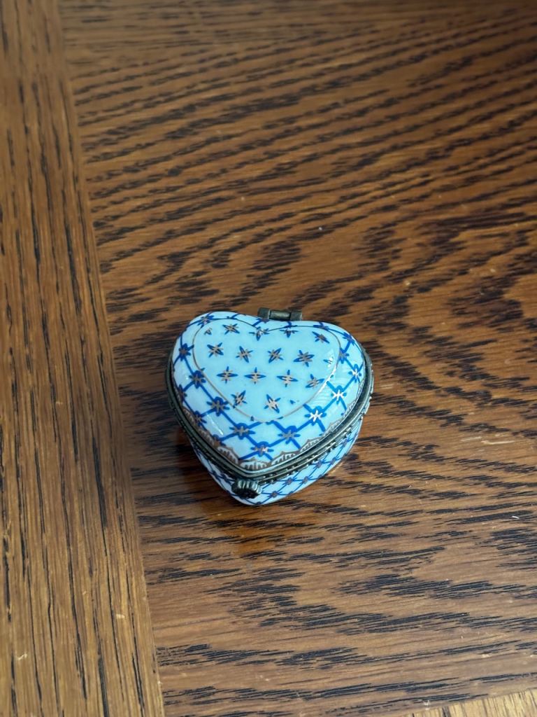 Decorative Heart-Shaped Ceramic Trinket Box