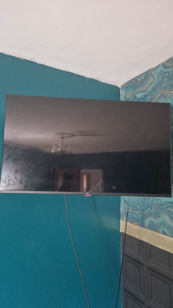 LG Smart TV – Good Working Condition