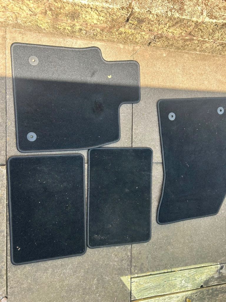 🚗 Genuine Ford Focus Floor Mats – 2019 - 2025 Model