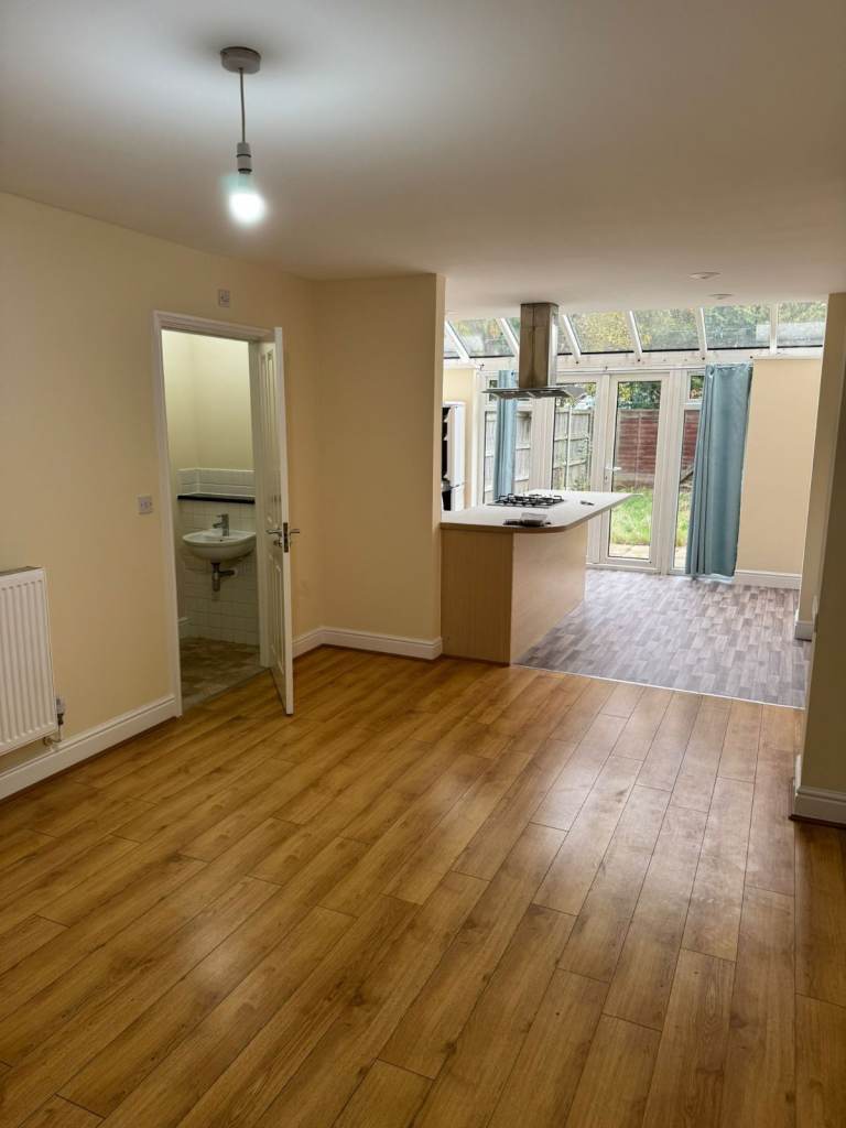 3 bedroom terraced Property for rent