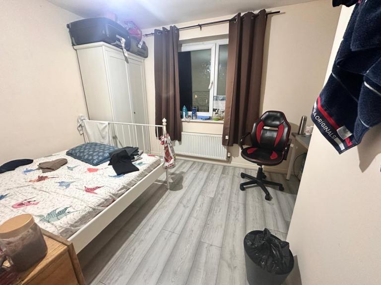 En Suite available near Unis and Hospital