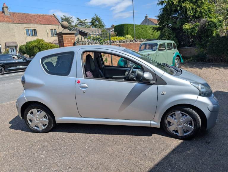 Toyota, AYGO VVTi,'Ice' Hatchback, 2012, Manual, 998 (cc), 3 doors Aircon