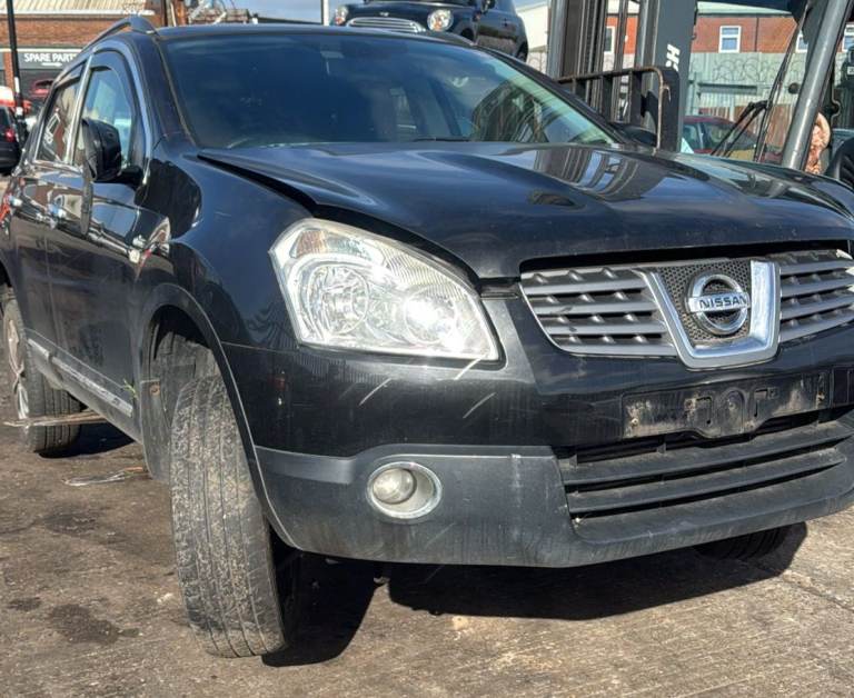 Breaking spare parts nissan qashqai 