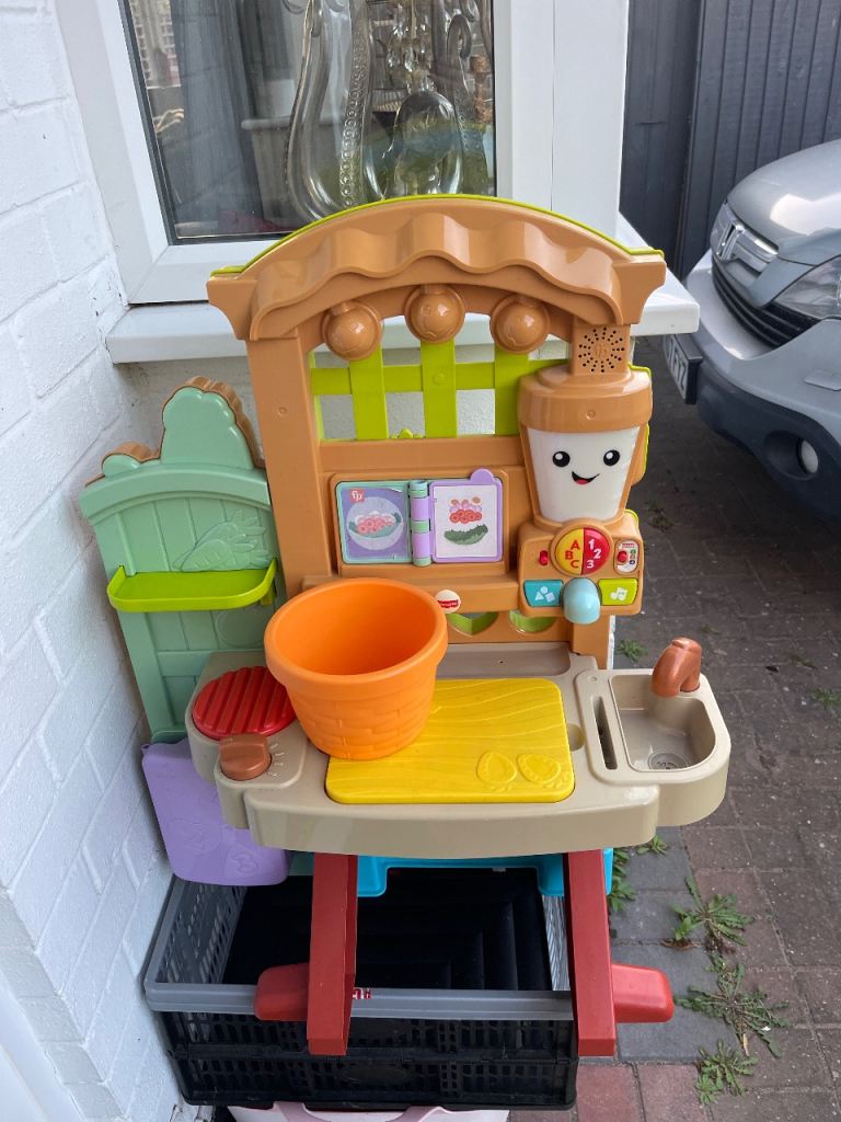 Fisher price play centre free to collector 