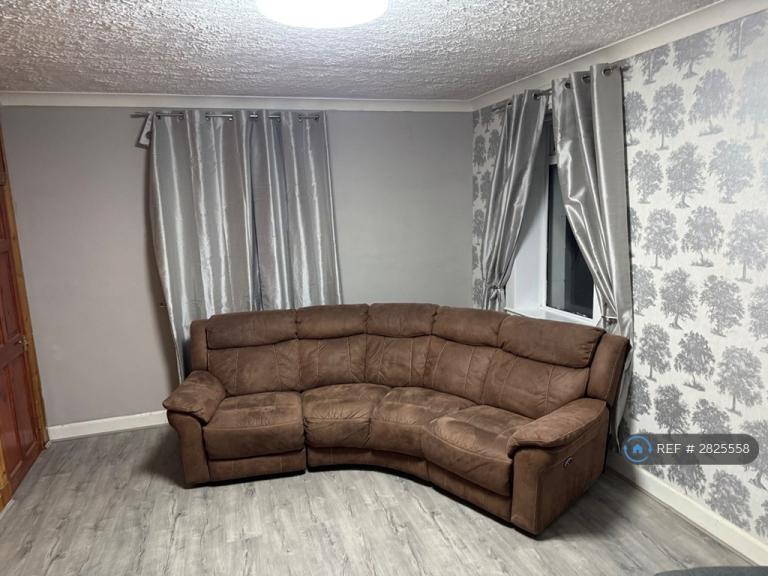 4 bedroom flat in Ferry Road, Edinburgh, EH4 (4 bed) (#2825558)