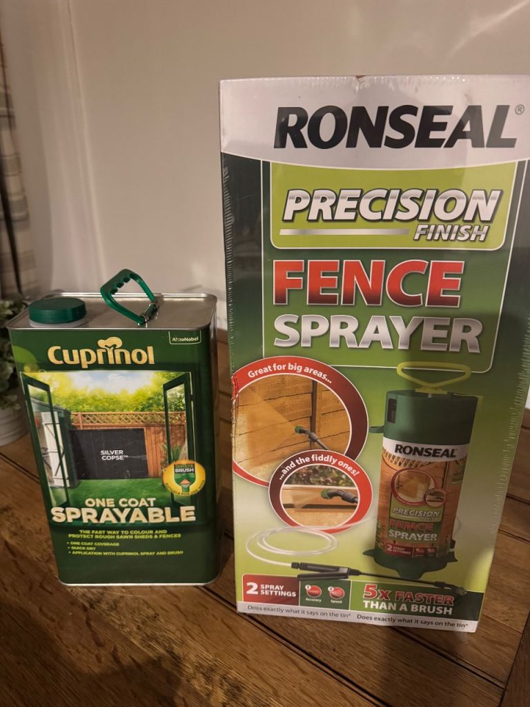 Brand new Ronseal Precision Finish Fence Sprayer and paint