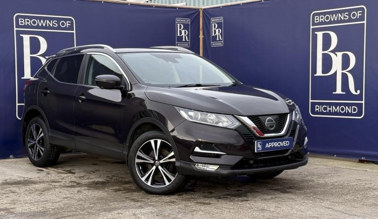 2017 Nissan Qashqai 1.6 DiG-T N-Connecta 5dr HATCHBACK PETROL Manual
