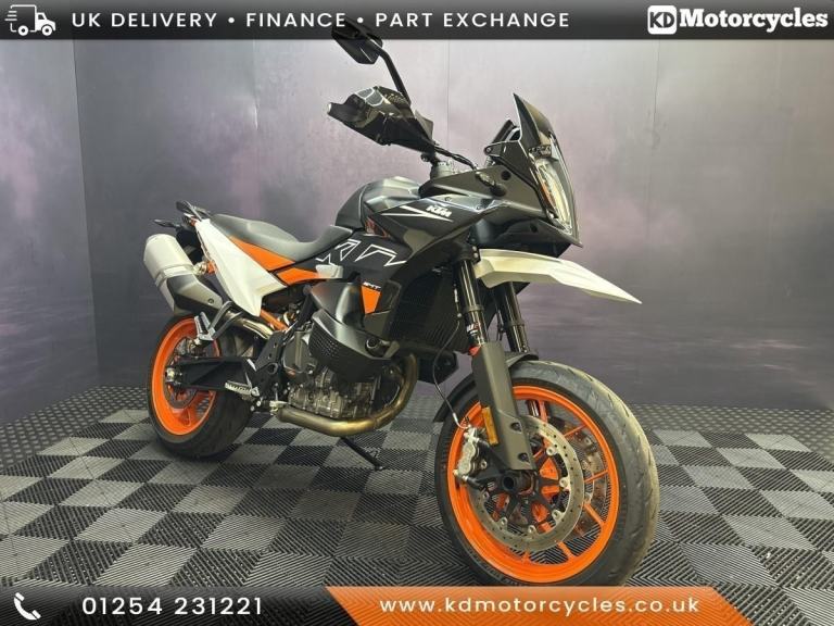 KTM 890 SMT, 2025 Ex-demo with Tech Pack