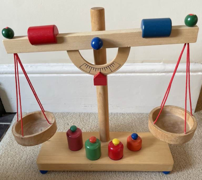 Small Foot Little Market Wooden Weighing Scales with 4 Weights- Wooden Weighing Scales Balancing Toy
