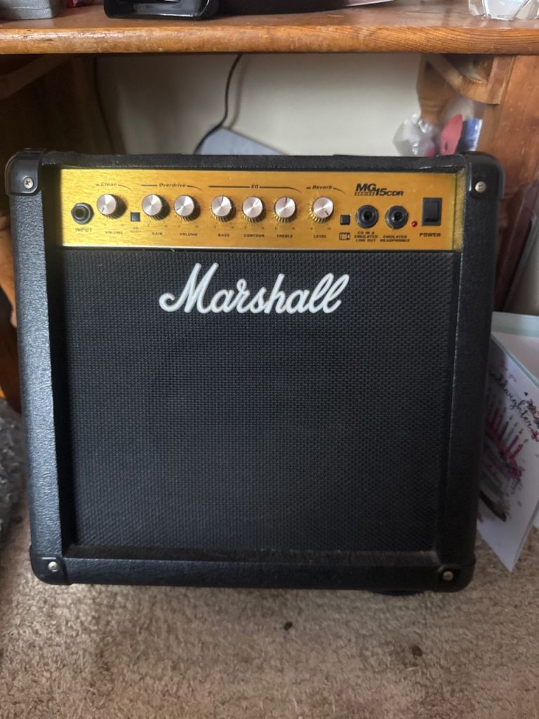 Marshall amp amplifier MG15cdr works brilliantly