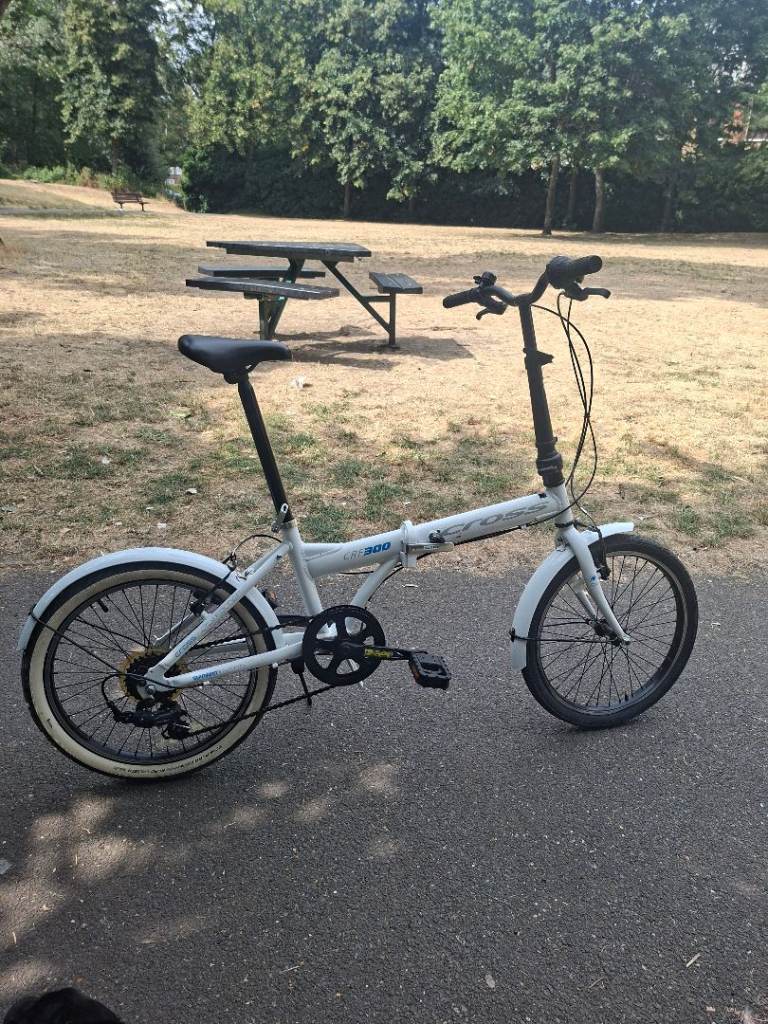 Cross CRF300 Folding Bike – White, Good Condition