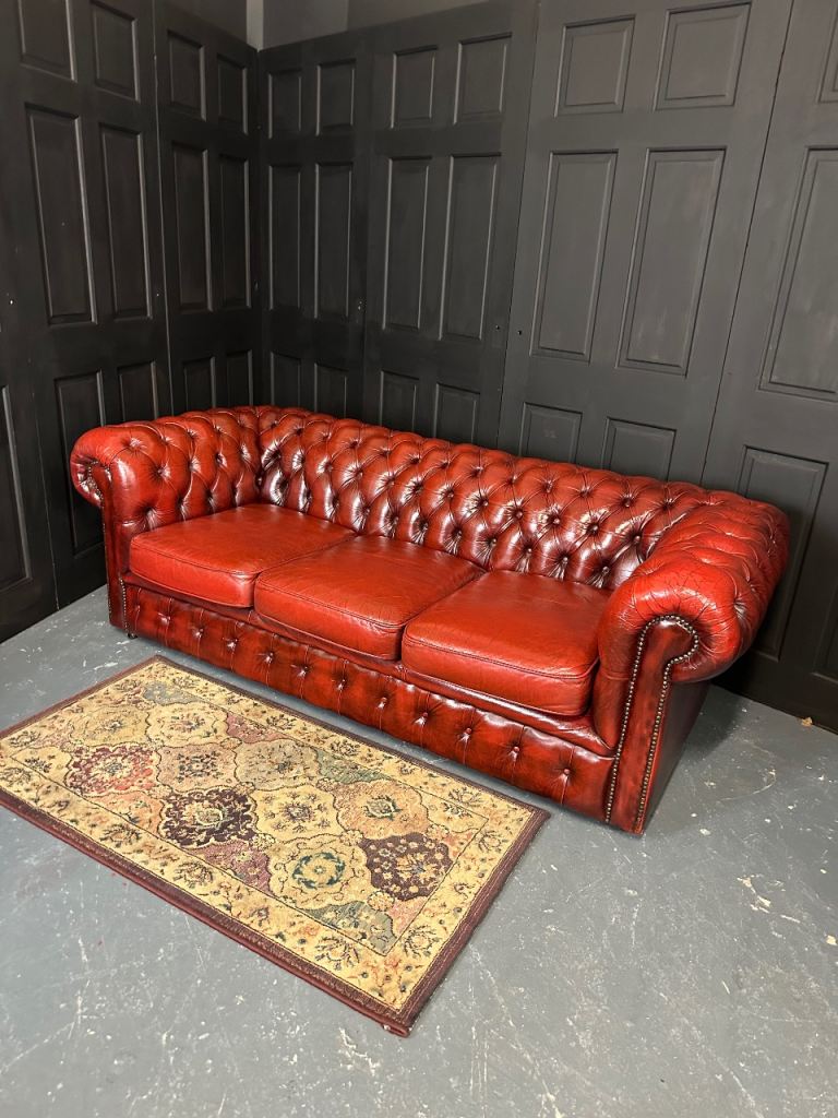 Red Oxblood 3 Seater Chesterfield Sofa