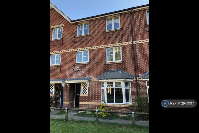 5 bedroom house in Vitellius Gardens, Basingstoke, RG24 (5 bed) (#2940017)