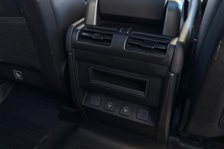 2024 Land Rover Defender 110 3.0 D300 X-Dynamic SE 5dr SUV DIESEL Automatic