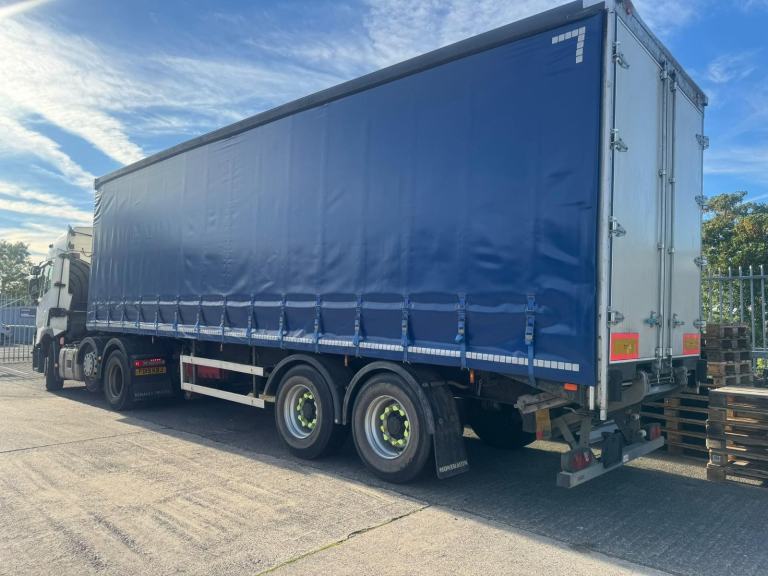 Montracon Curtainside trailer 30 foot urban 4.3 high new curtains new barn