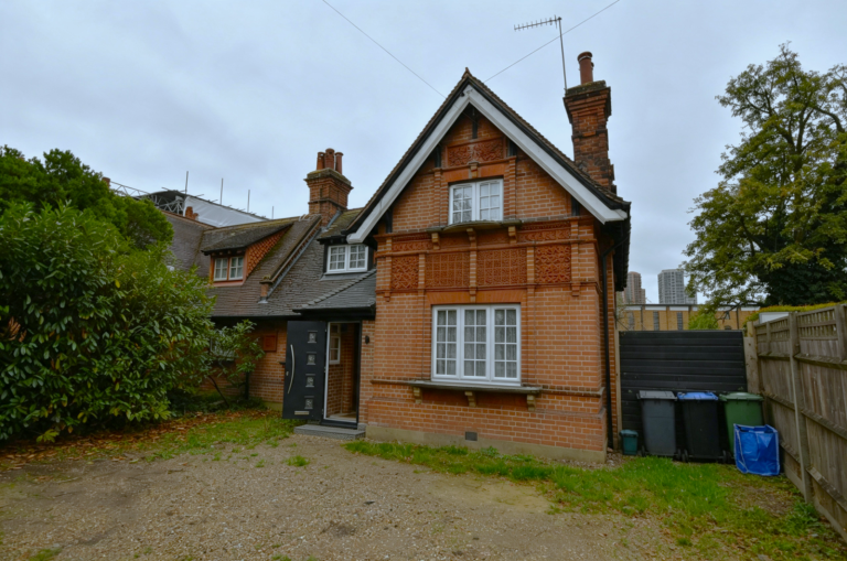 3 bedroom house in Stanley Avenue, WEMBLEY, HA0
