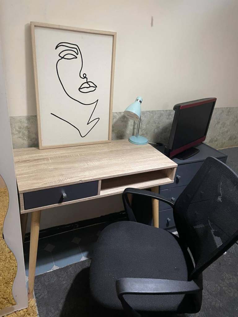 COSY SINGLE ROOM IN ZONE 2 AVAILABLE NOW