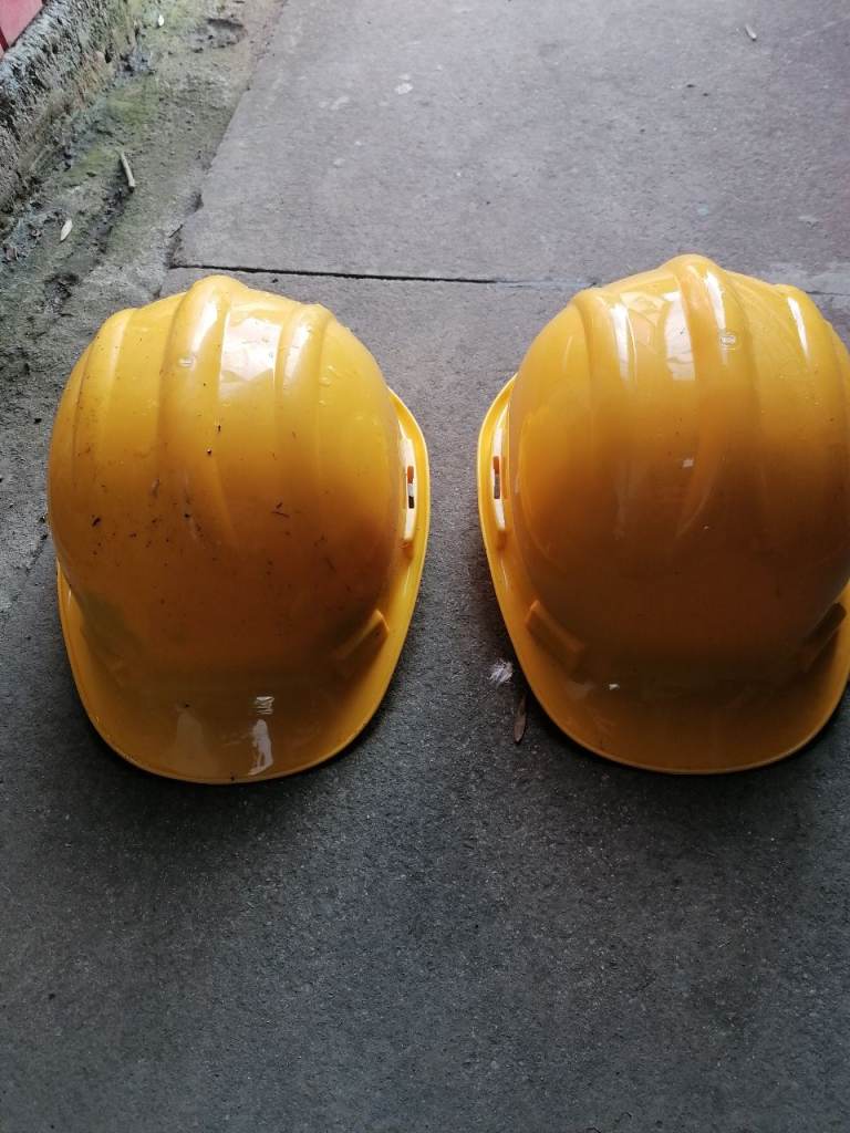 Yellow hard hat x2