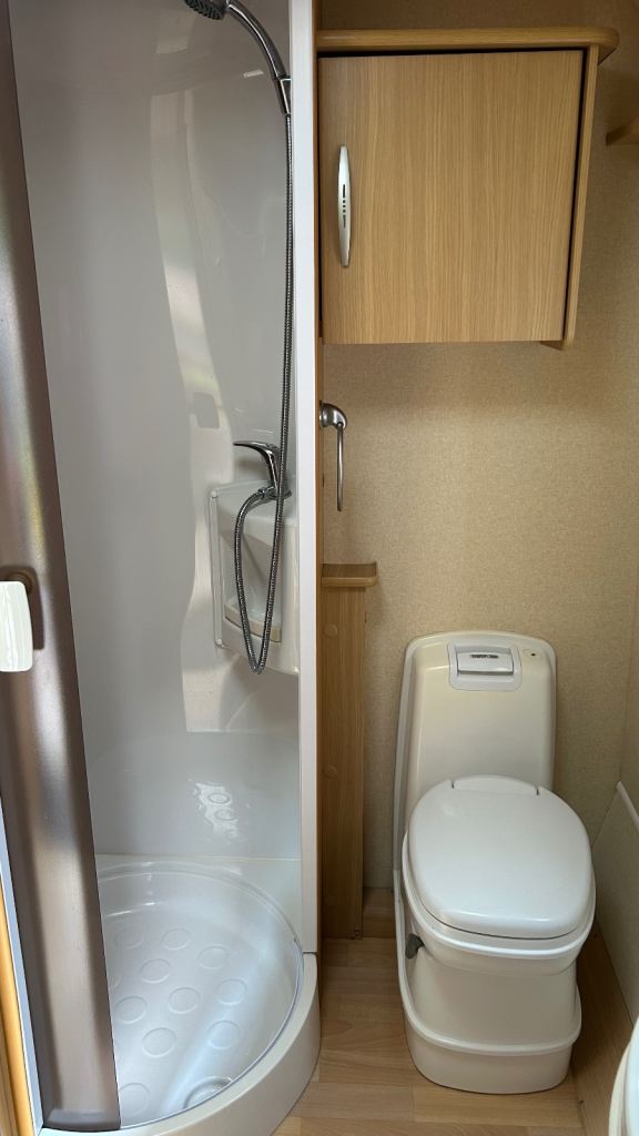 Swift Abbey Vogue 460, 2006 - 2 Berth Caravan with Motor Mover