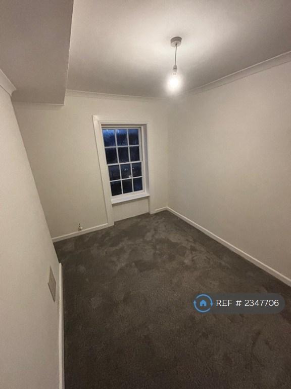 1 bedroom flat in Wellington Parade, Gloucester, GL1 (1 bed) (#2347706)