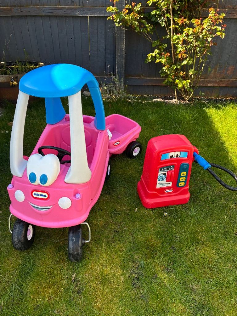 Little Tikes Princess Cozy Coupe set