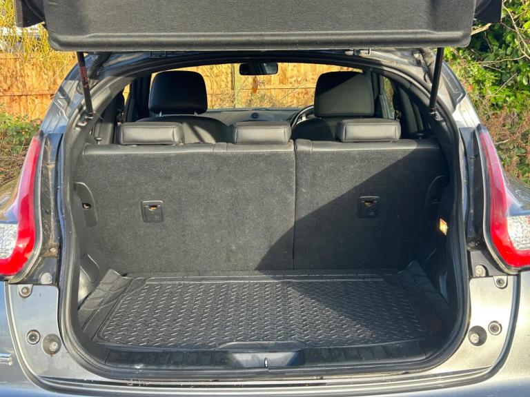 2016 Nissan Juke 1.6 Tekna XTRON Euro 6 5dr HATCHBACK Petrol Automatic