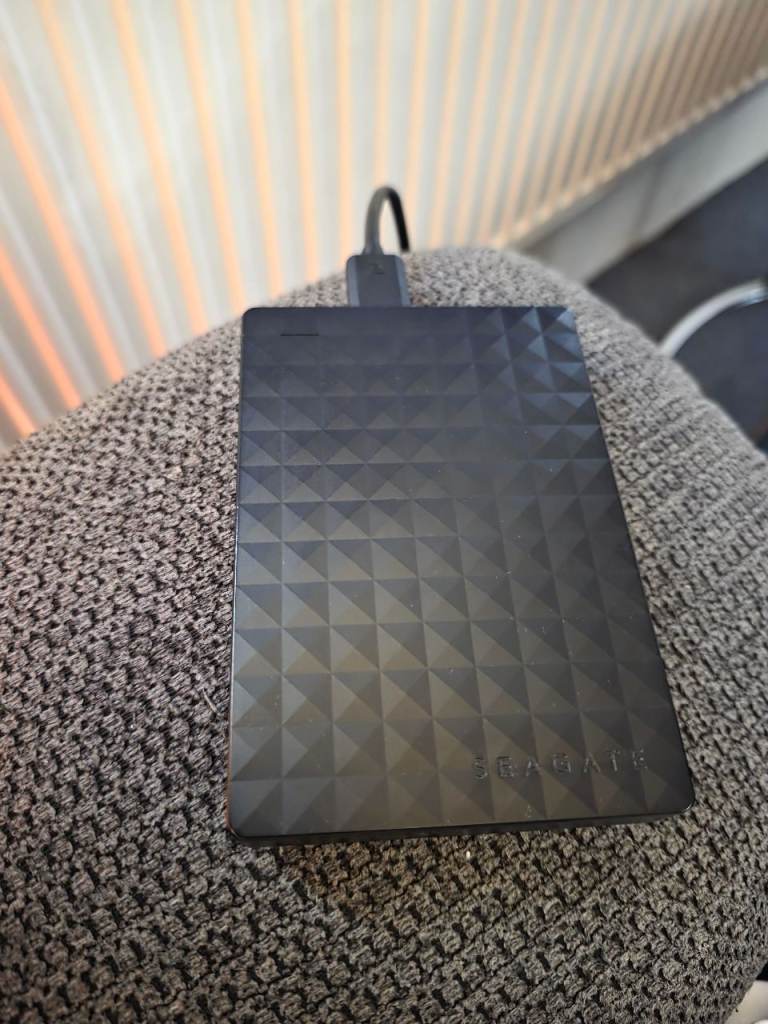 Seagate portable hard drive 1TB