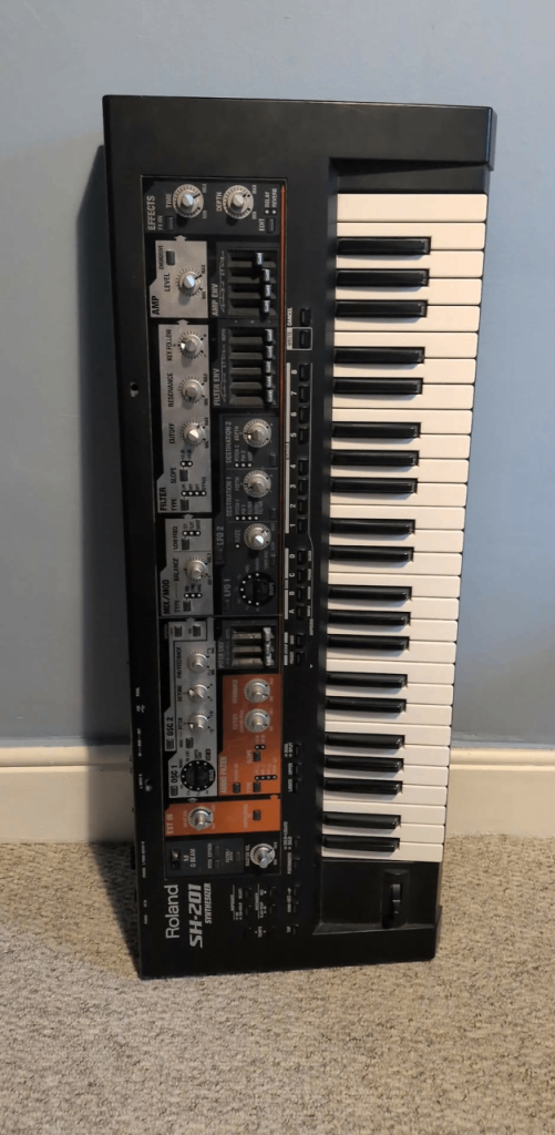 Roland SH-201 Synthesiser 