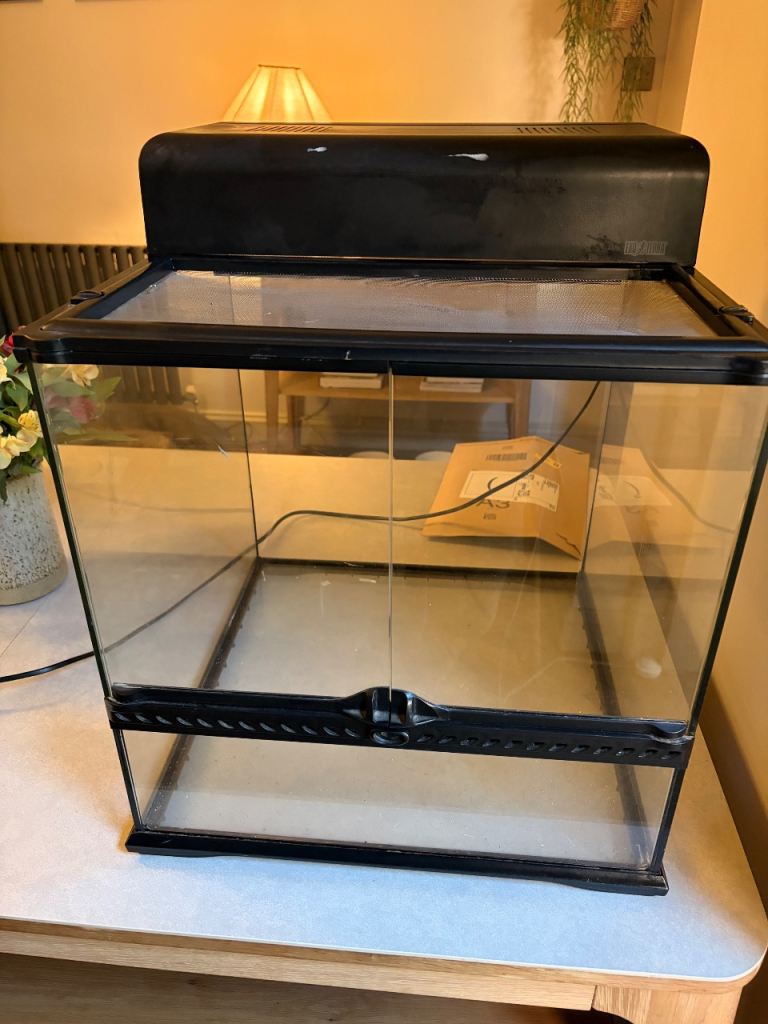 Exo Terra 18inch cube and hood 