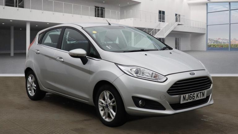 FINANCE AVAILABLE 2016 FORD FIESTA 1.3 ZETEC SILVER FULL SERVICE HISTORY