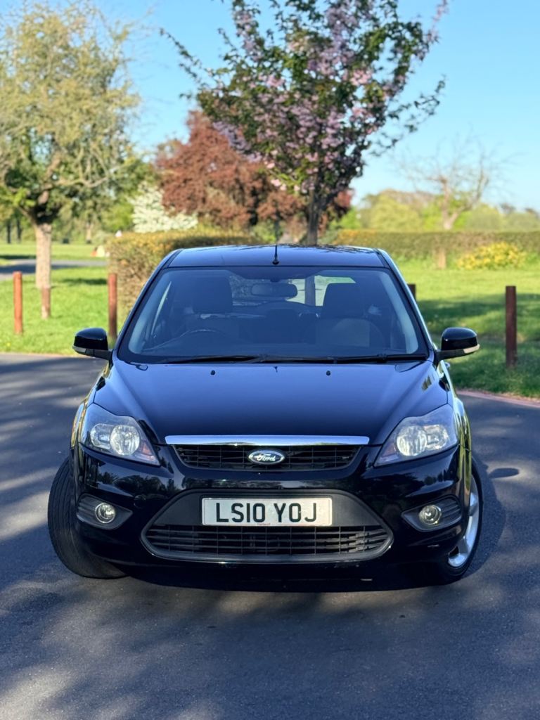 2010 Ford Focus Zetec 1.6L Automatic Full Ford Service History 79K Miles 1YR NEW MOT  1 OWNER