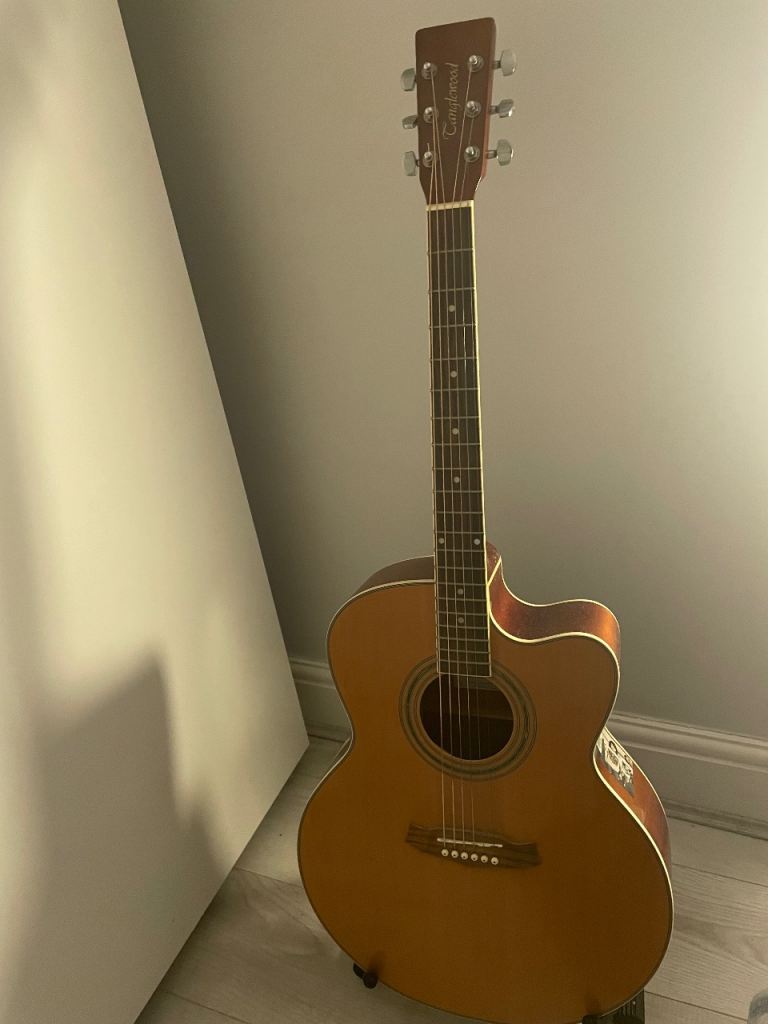 Tanglewood acoustic electric guitar + stand
