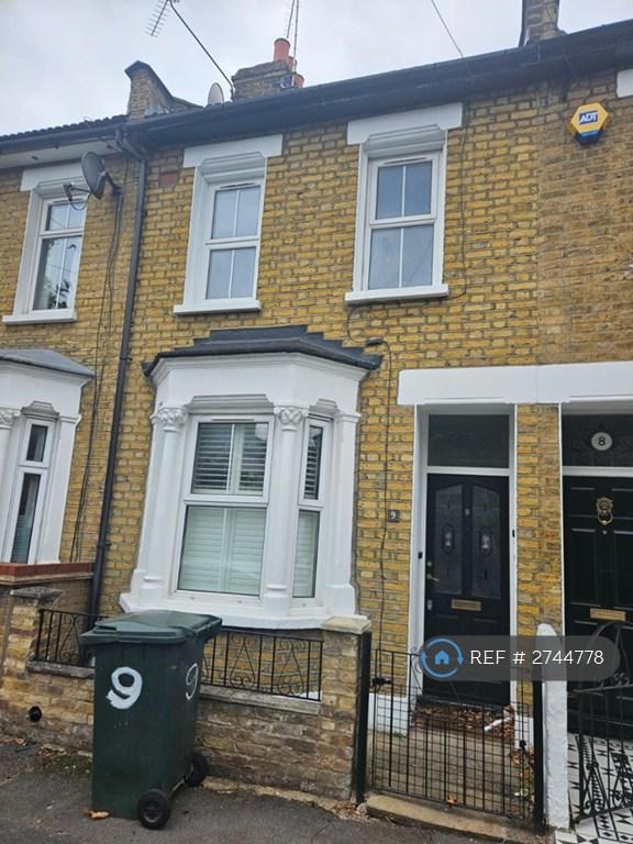1 bedroom in Maiden Road, London, E15 (#2744778)