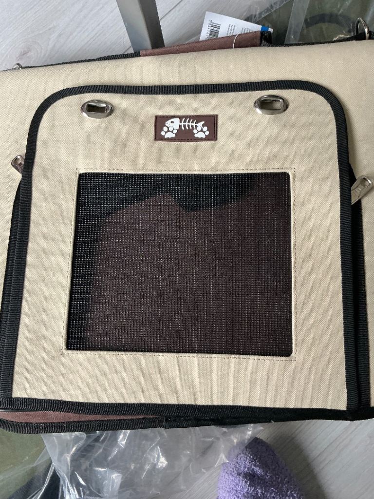 Pet carriers two colours Cream Green