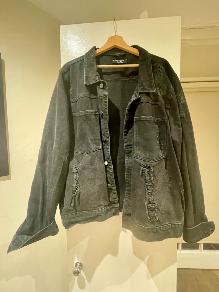 Black distressed men’s denim jacket 