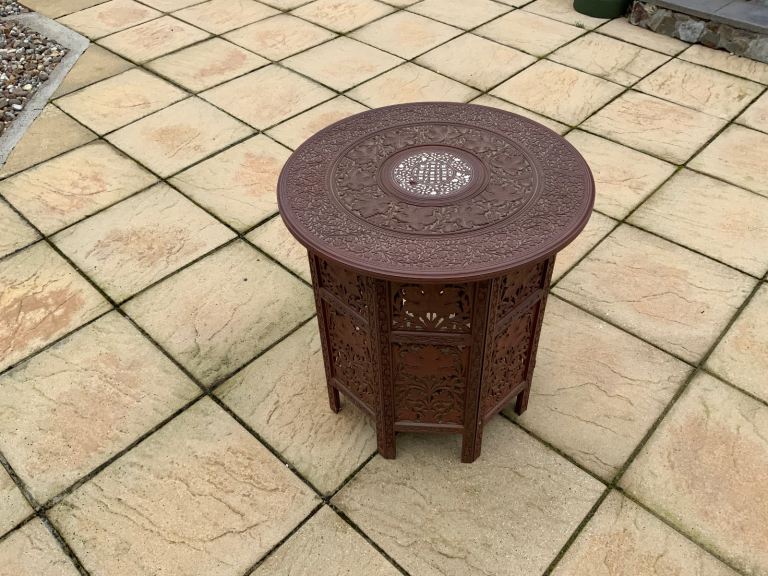Octagonal table