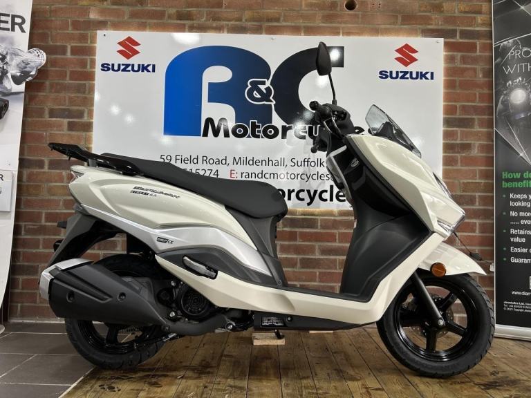 Pearl White Burgman 125cc Pre-Registered, Unridden