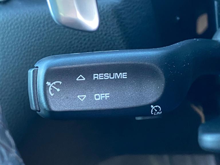 2020 Porsche Macan 2.0T PDK - Panoramic Sunroof &amp; Bose Audio &amp; PASM &amp; Huge Spec 4x4 P...