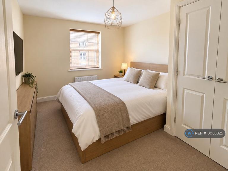 2 bedroom flat in Horseshoe Crescent, Birmingham, B43 (2 bed) (#3038825)